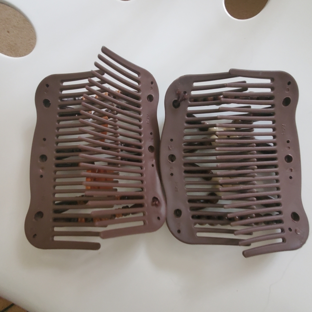 💎$3 WITH BUNDLE💎 Brown Beaded Hair Combs - Picture 2 of 5
